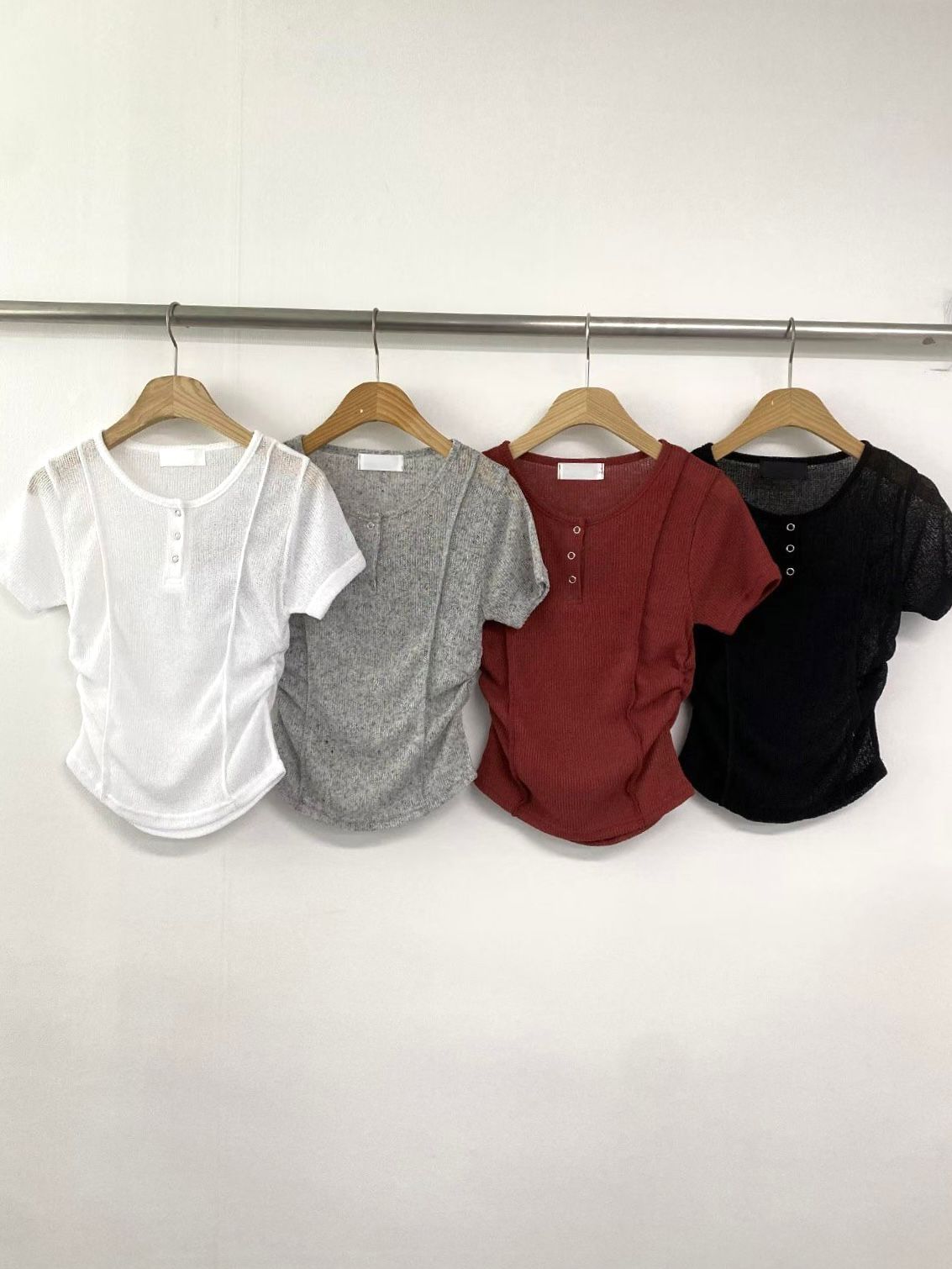 DA019【6月新品】顯瘦半圓下擺透氣扭扣上衣