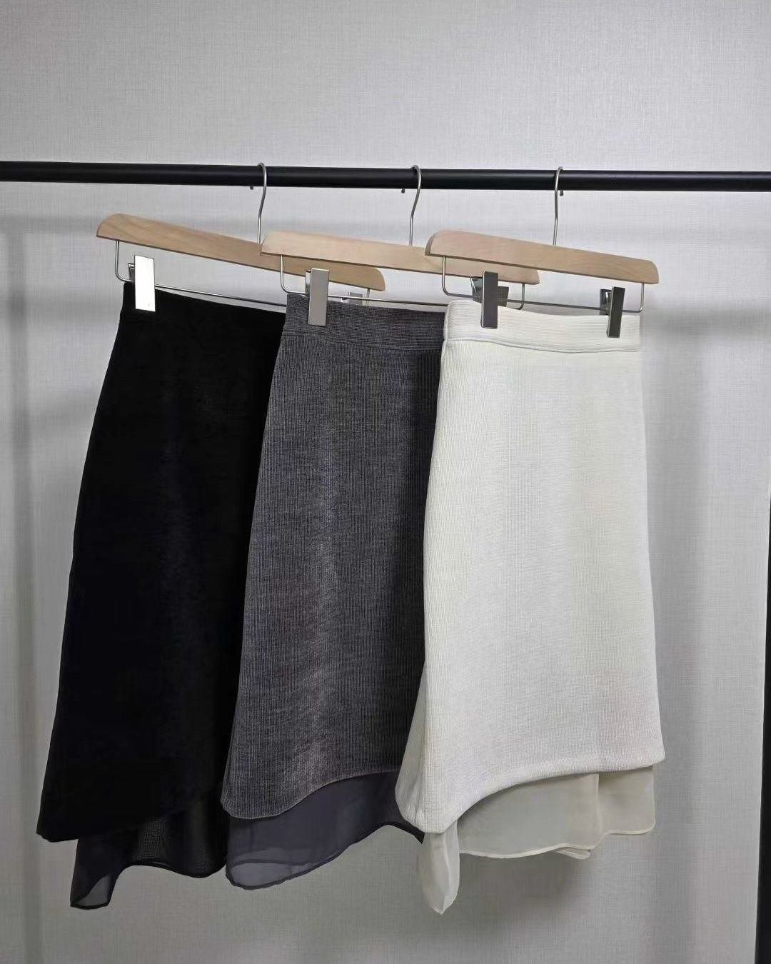 HE003【1月新品】絨面絲質內搭下擺長裙