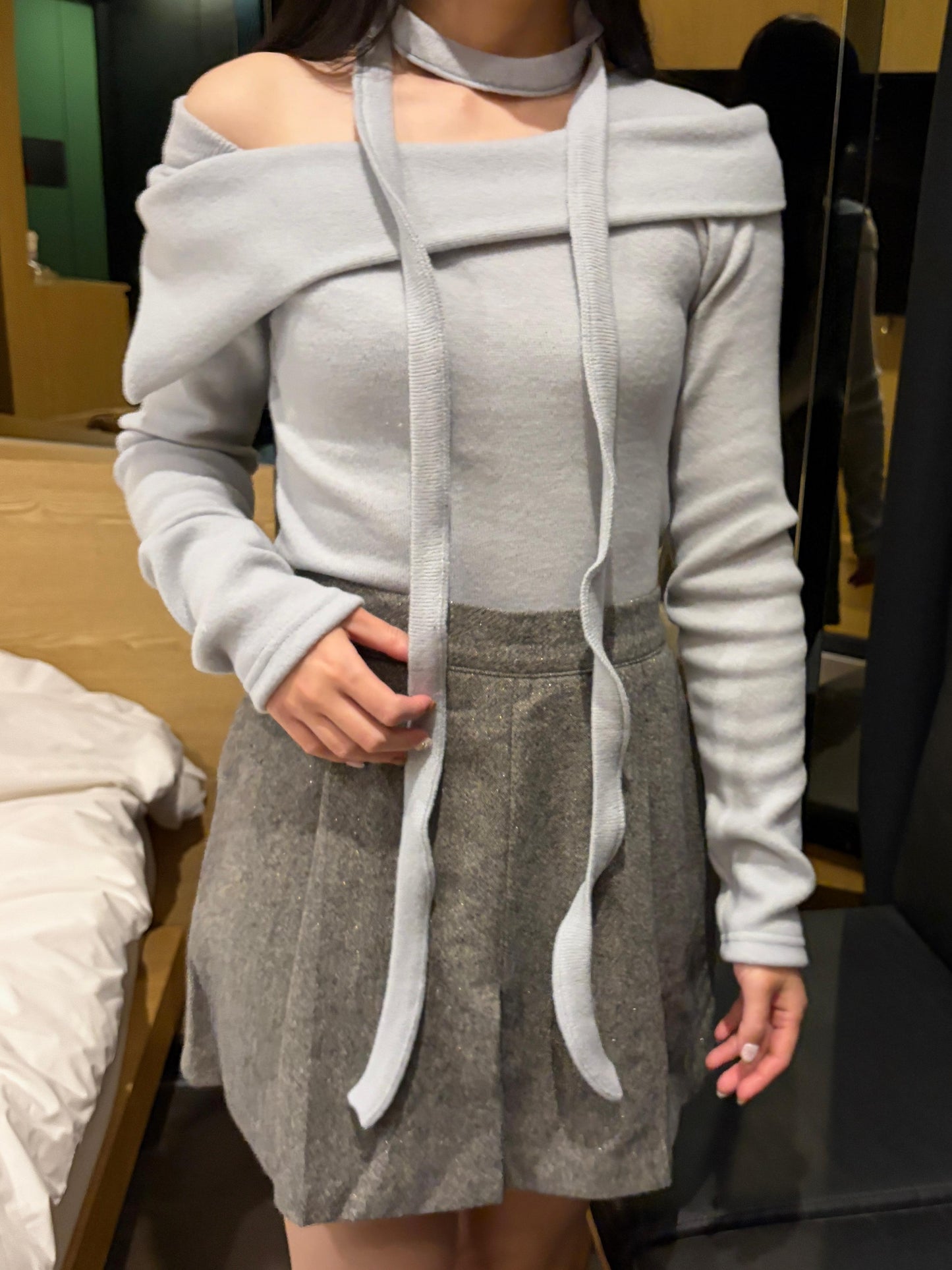 MH001《現貨新款》扭紋繞脖斜肩上衣