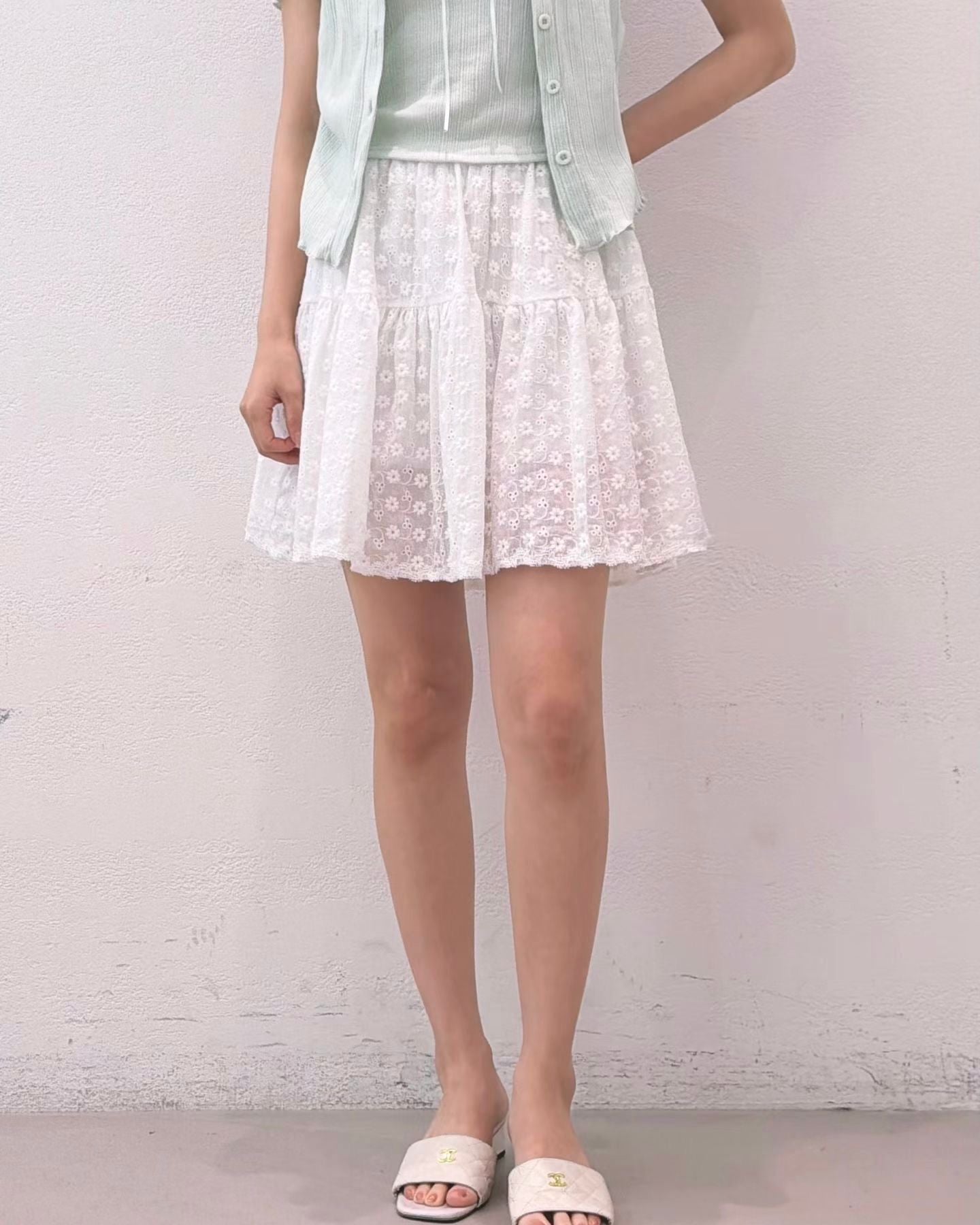 SH002【4月新品】白色碎花紋百搭短裙