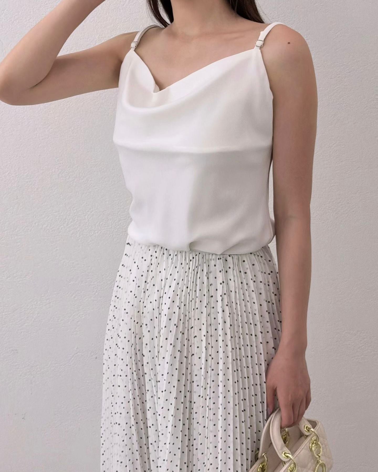 SH004【5月新品】韓國流行絲質感吊帶上衣