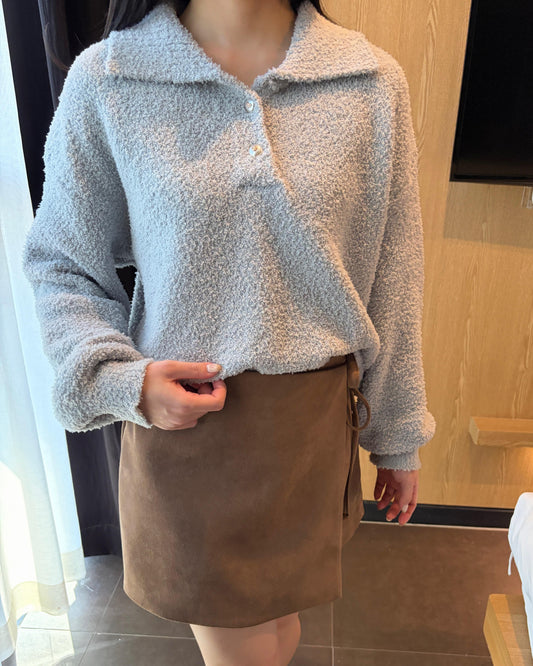 SY004【現貨發售】柔軟毛毛心心扭扣有領上衣