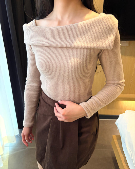 TB001【現貨發售】顯瘦斜肩上衣