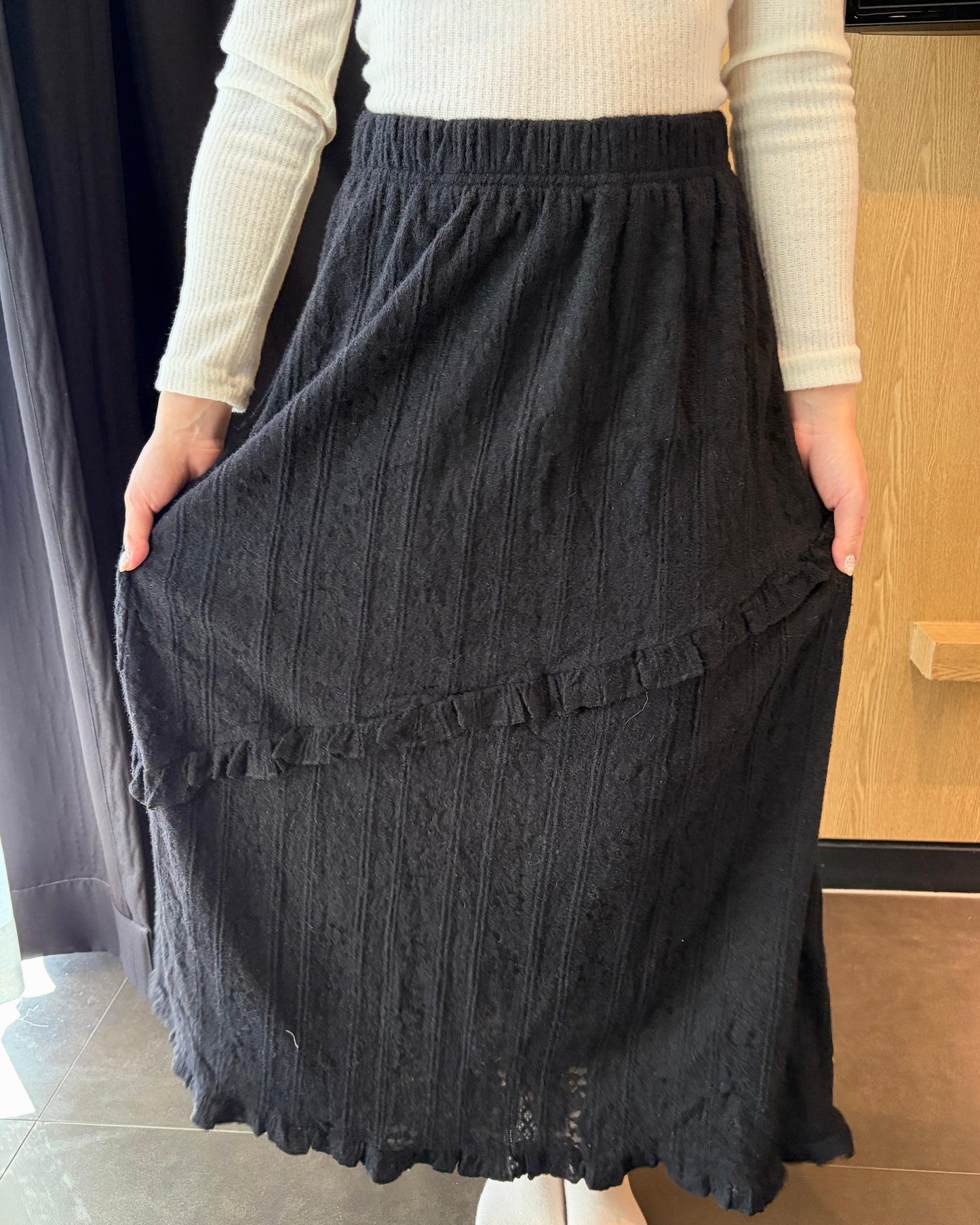 CO001《現貨新款》Lace花紋斜花邊長裙