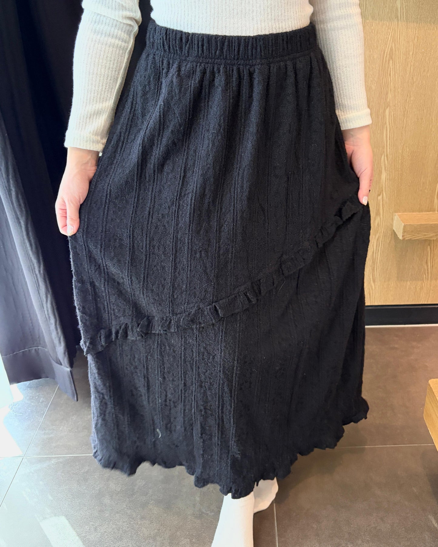 CO001《現貨新款》Lace花紋斜花邊長裙