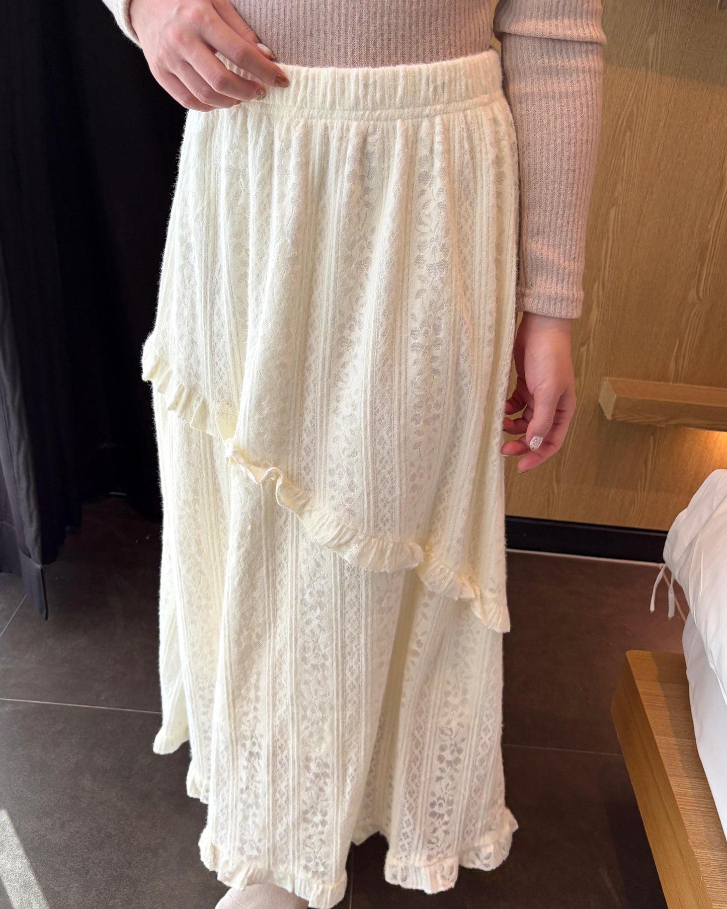 CO001《現貨新款》Lace花紋斜花邊長裙