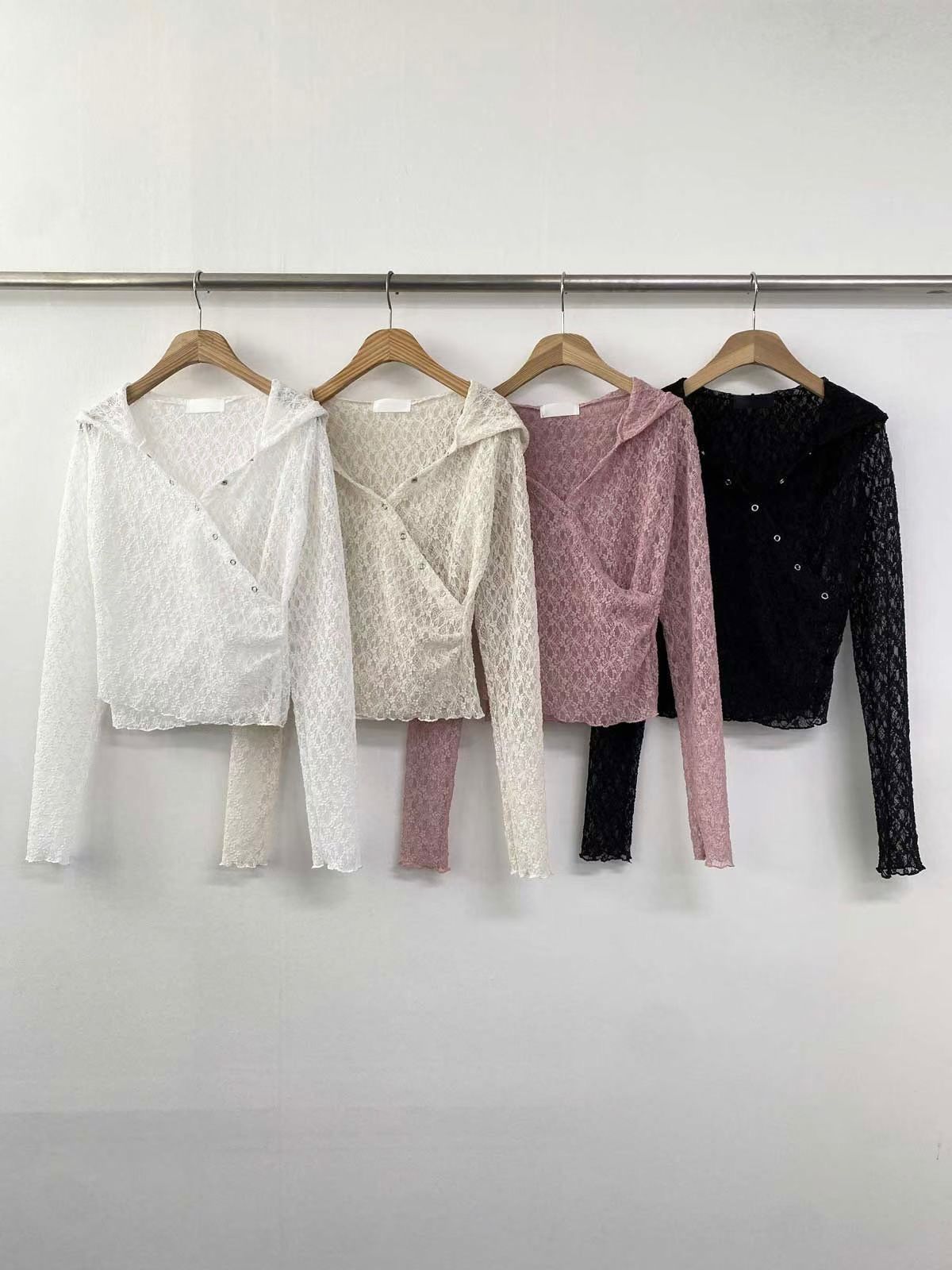 DA008【4月新品】V領Lace連帽上衣