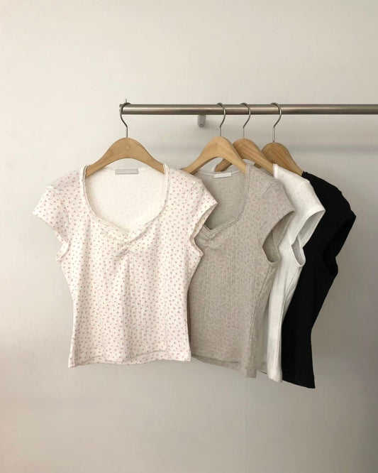 FO014【5月新品】通花蕾絲領甜美白搭上衣