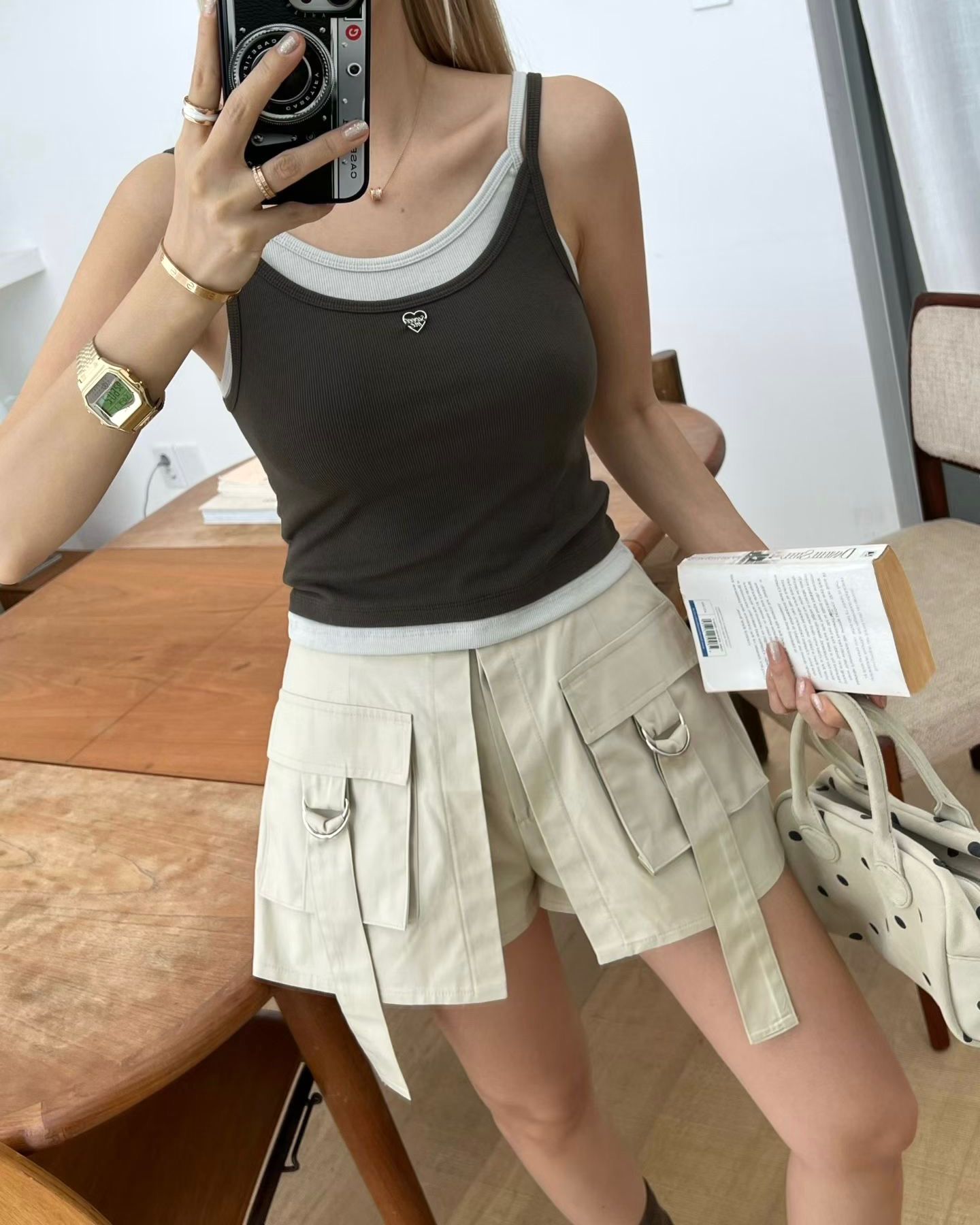 IY001【7月新品】假兩件拼色吊帶上衣