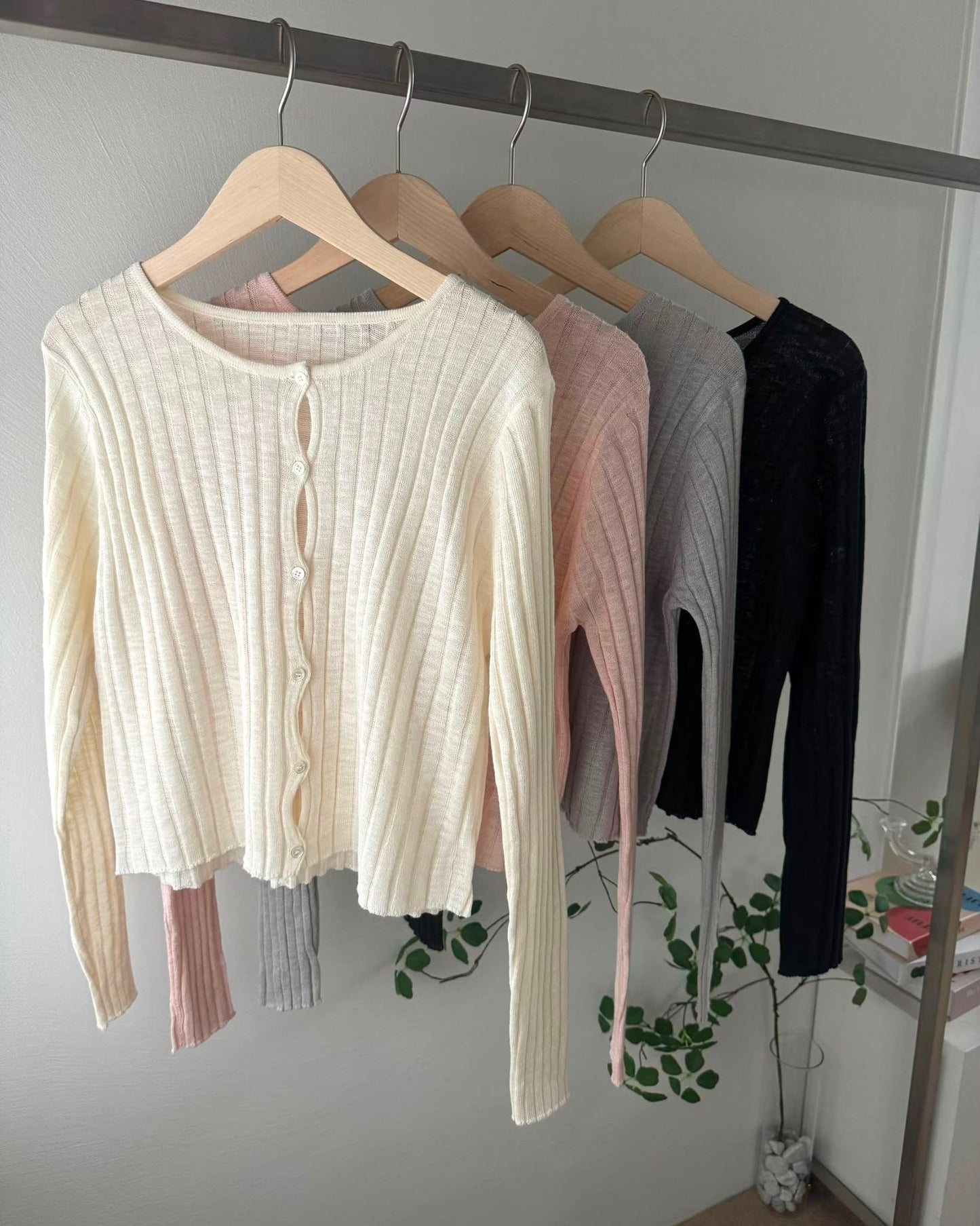 MT003【7月新品】孤形鈕扣設計直紋外套