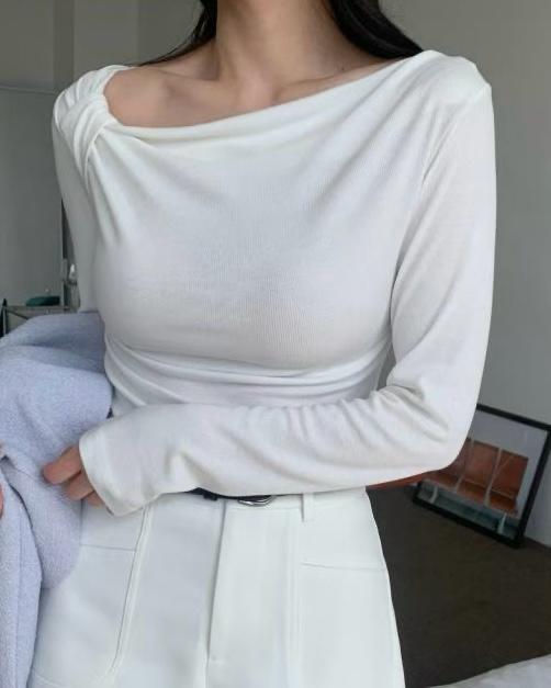 OT002【1月新品】斜肩假綁結設計上衣