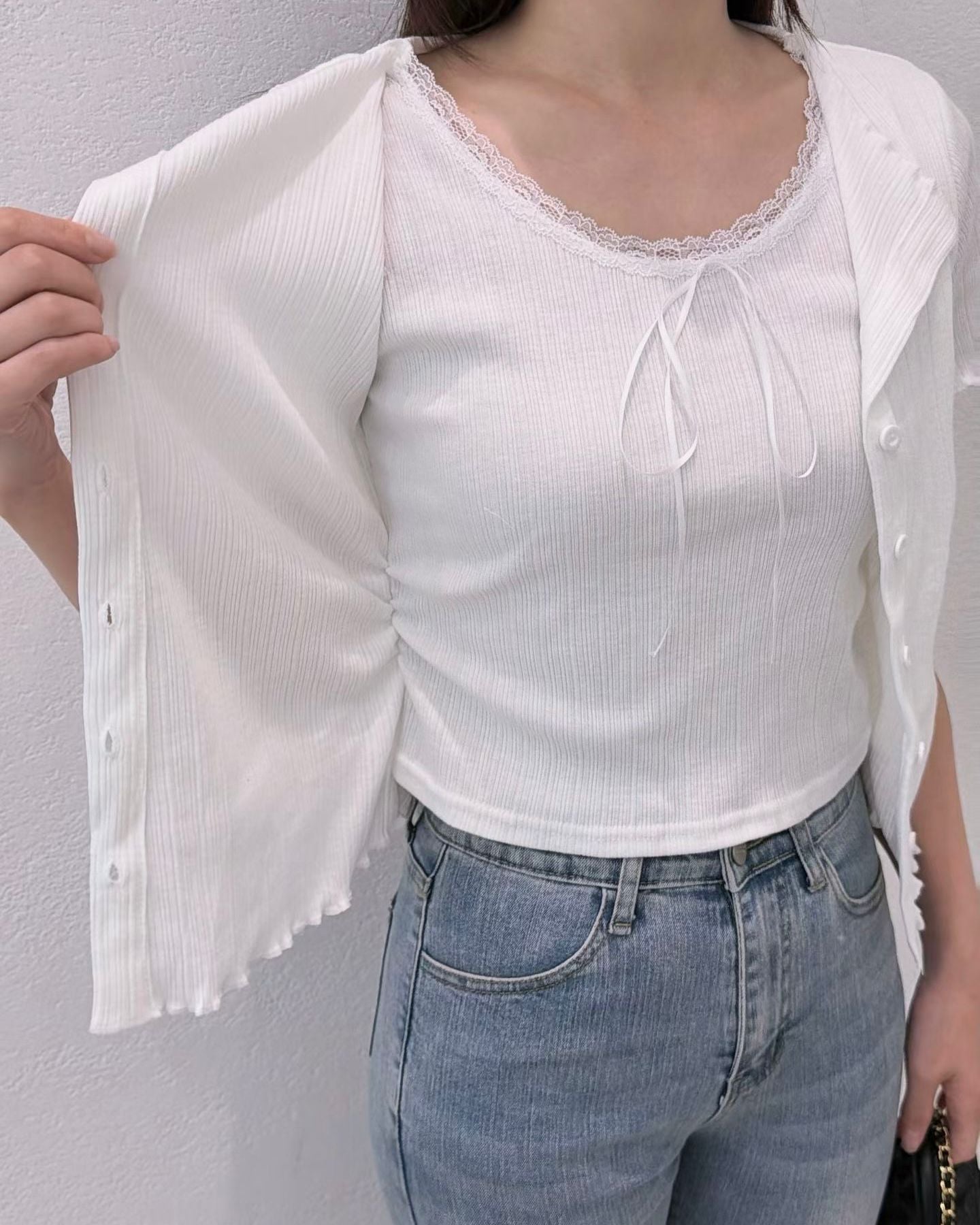 SH001【4月新品】假兩件溫柔感花花邊直紋上衣