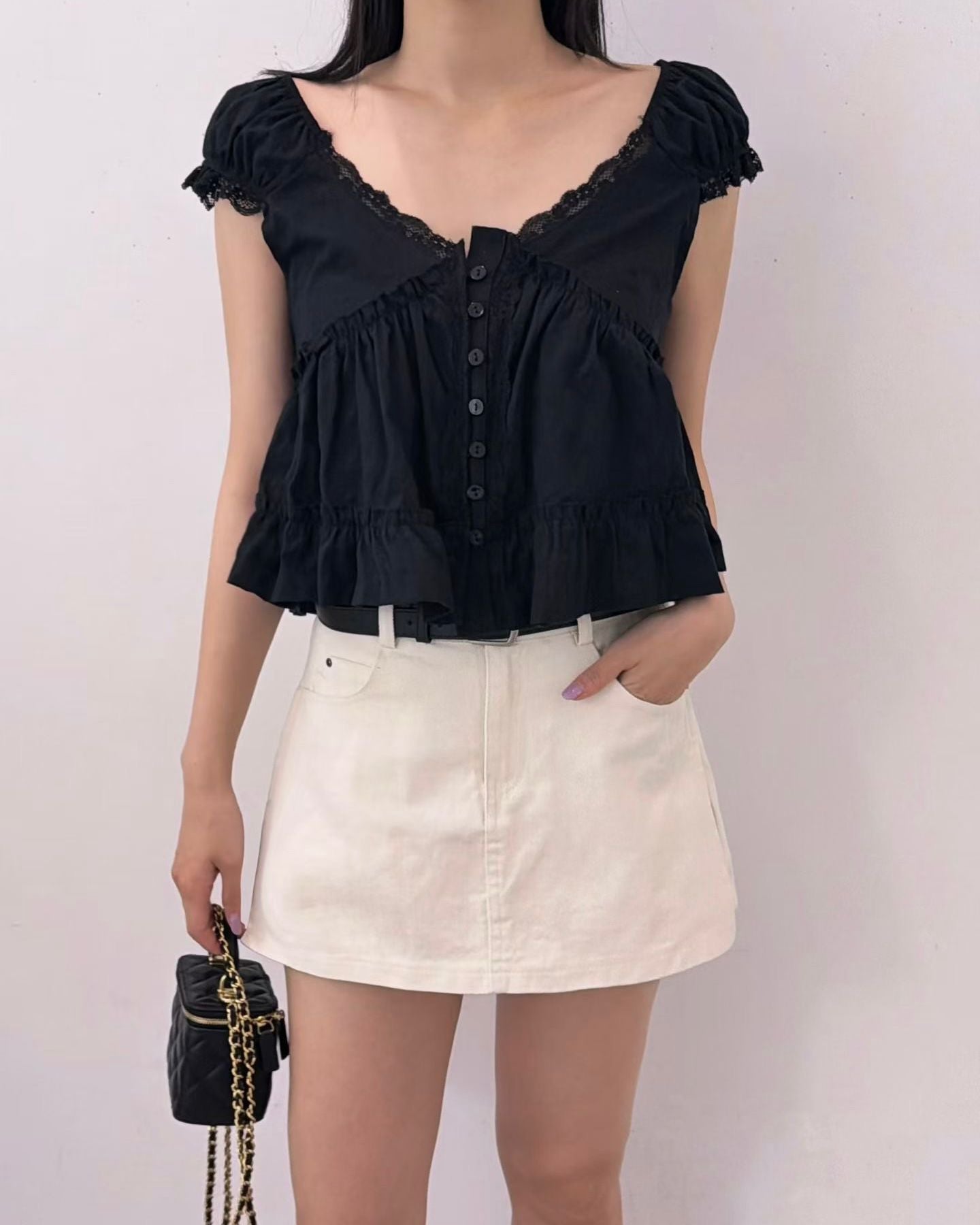 SH005【5月新品】蕾絲鈕扣可愛上衣