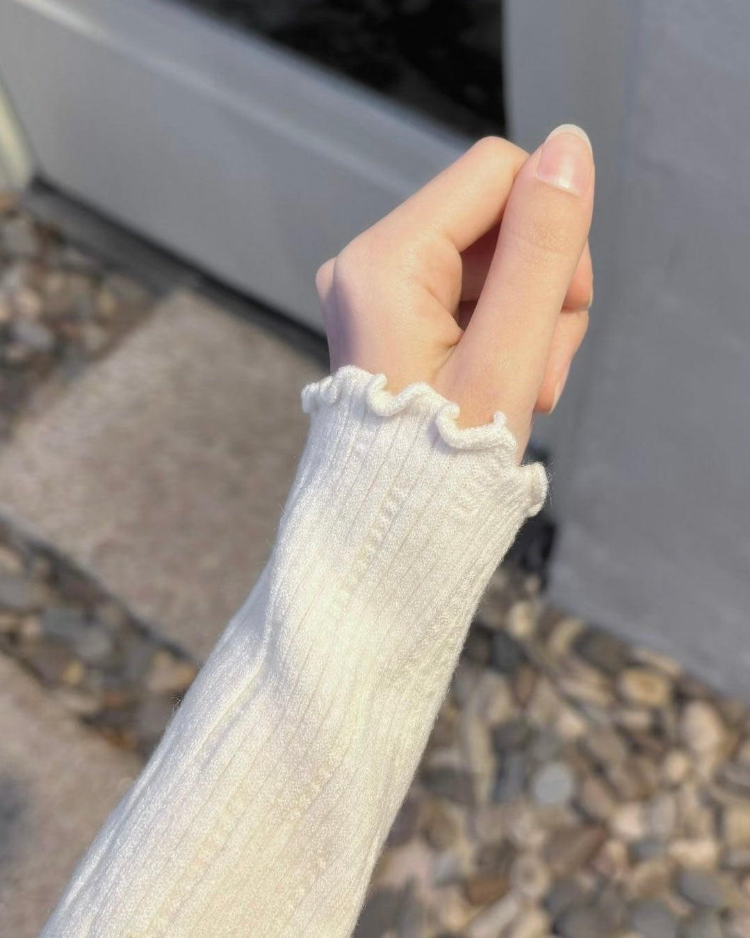 ST001【現貨發售】小花邊高領直紋百搭上衣