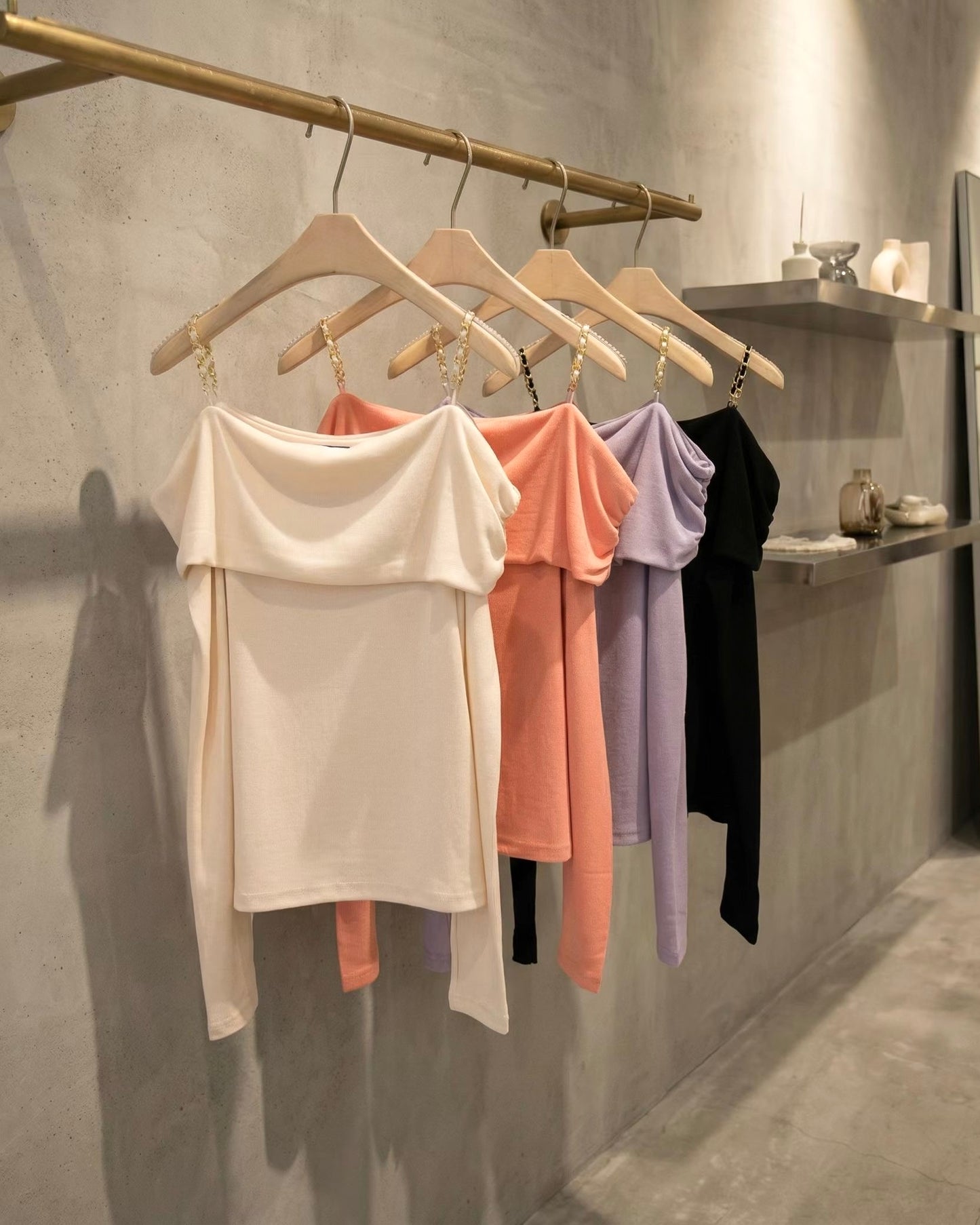 ST007【2月新品】露肩可拆肩帶溫柔上衣