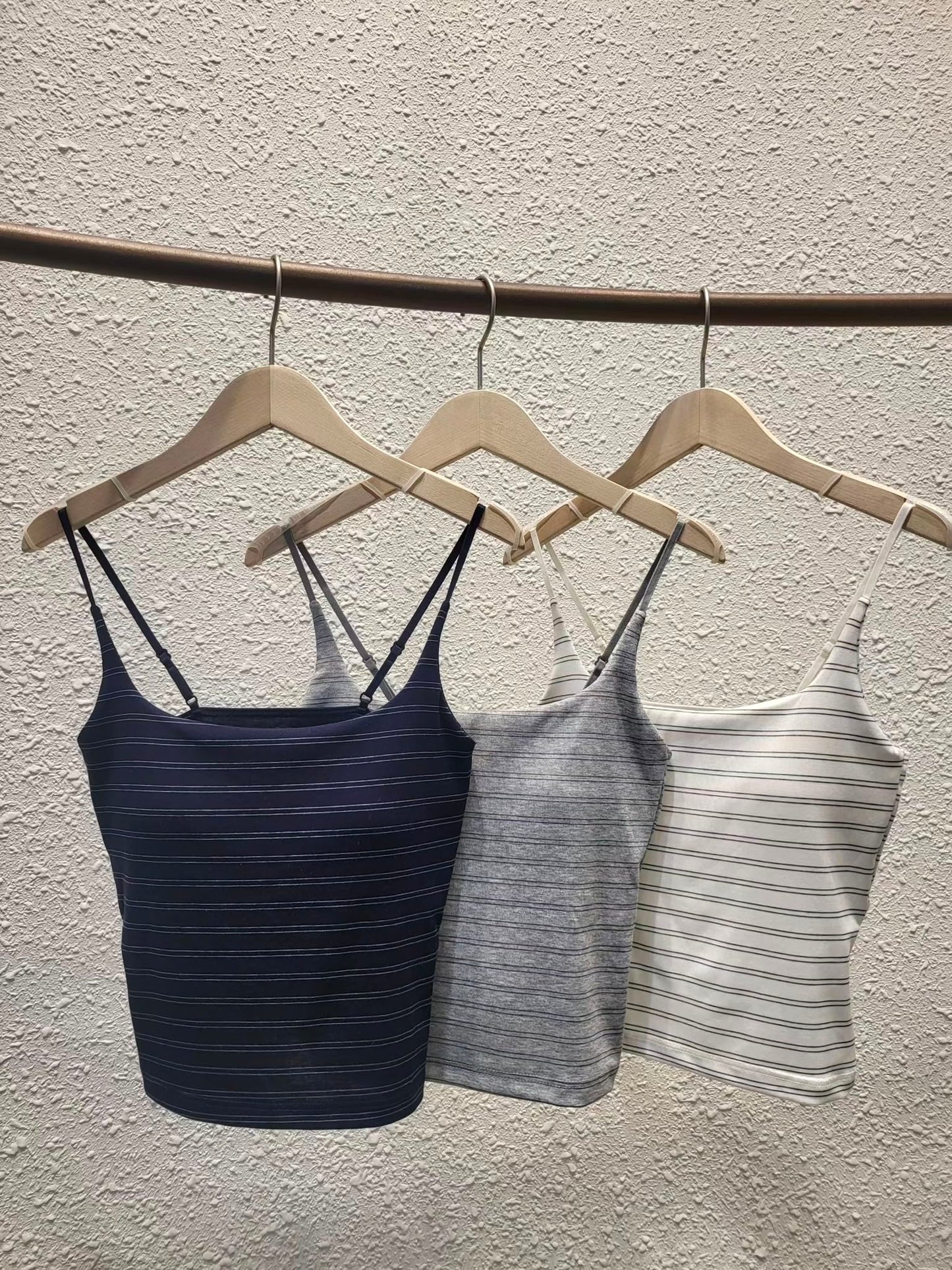 TA003【7月新品】百搭橫紋吊帶上衣