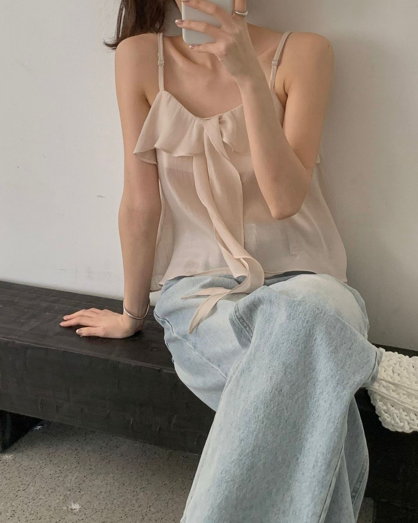 VI001【6月新品】溫柔感透膚前綁結吊帶上衣