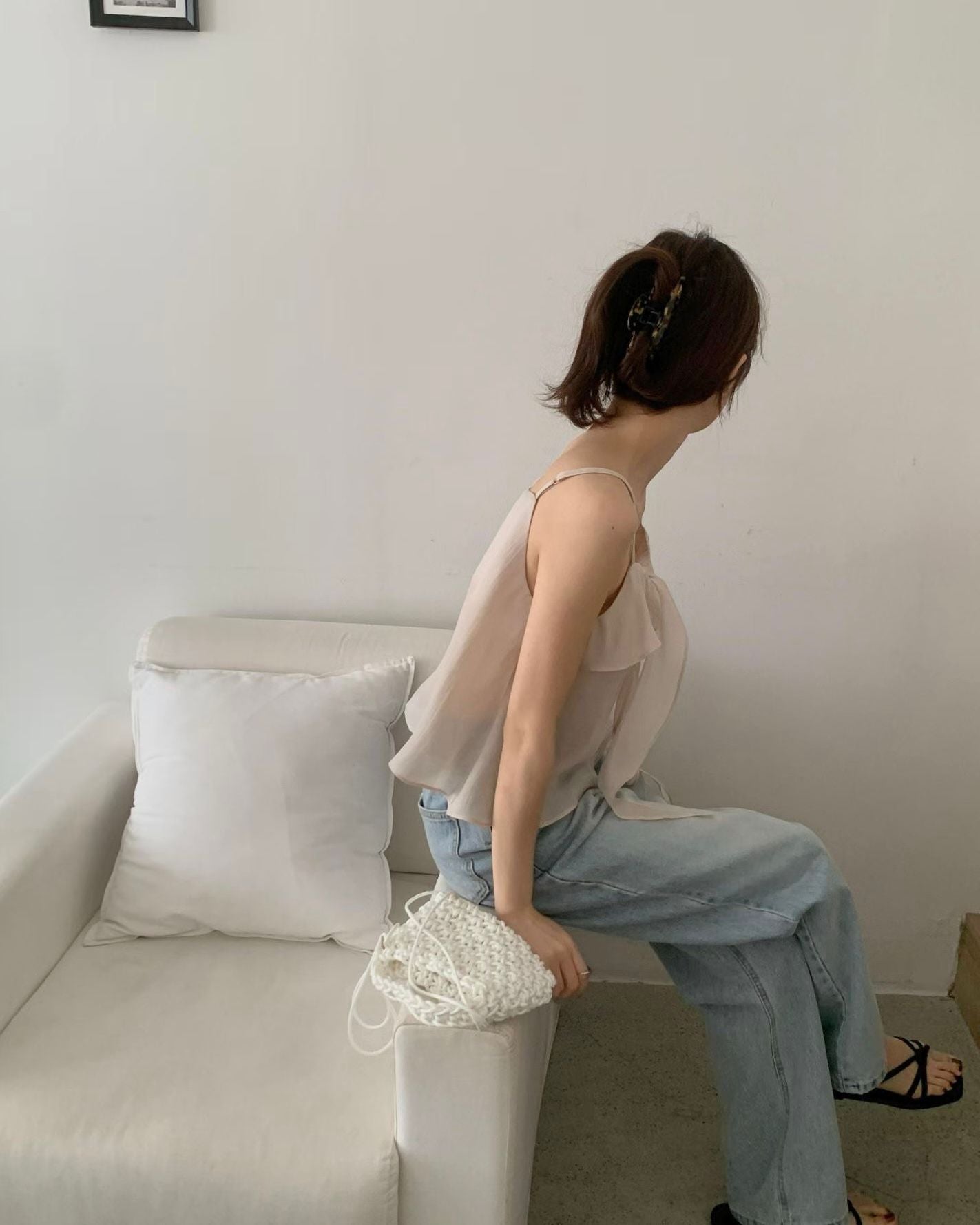 VI001【6月新品】溫柔感透膚前綁結吊帶上衣